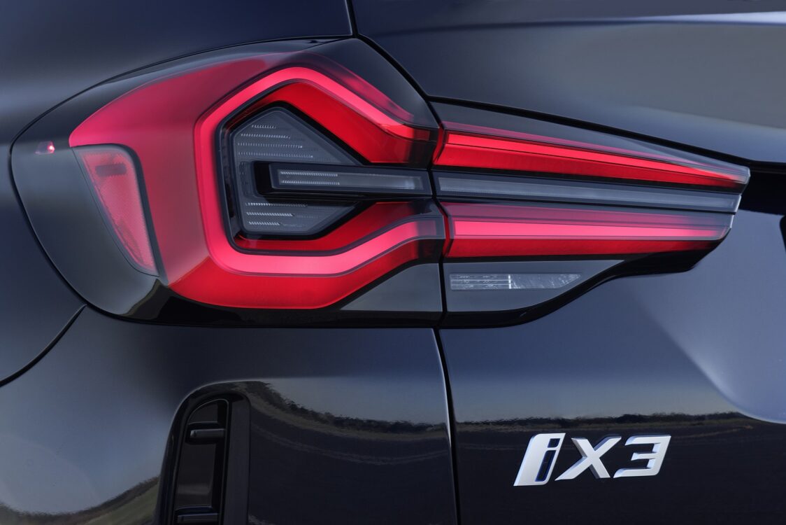 new bmw iX3 lights